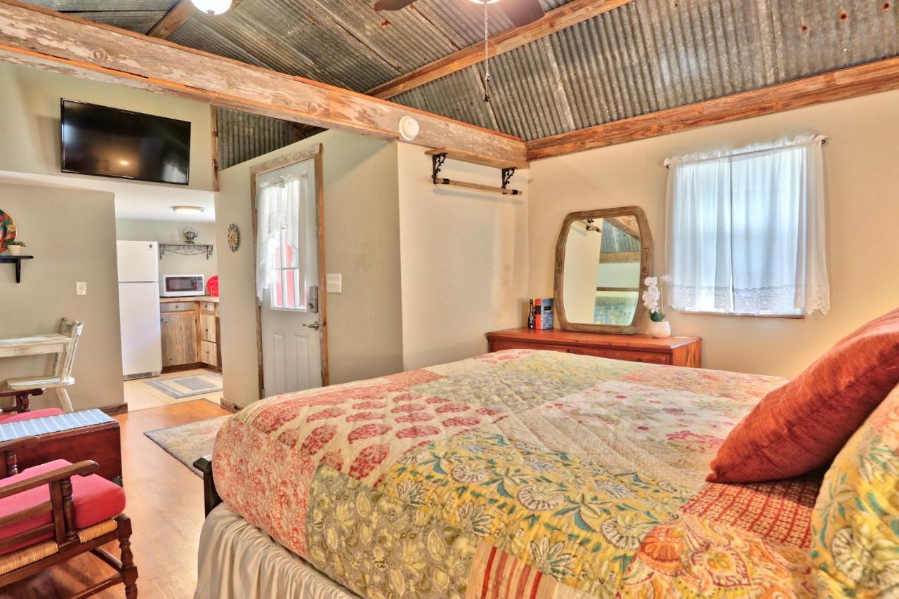 Sunflower Ridge Bungalow Wimberley Kültér fotó